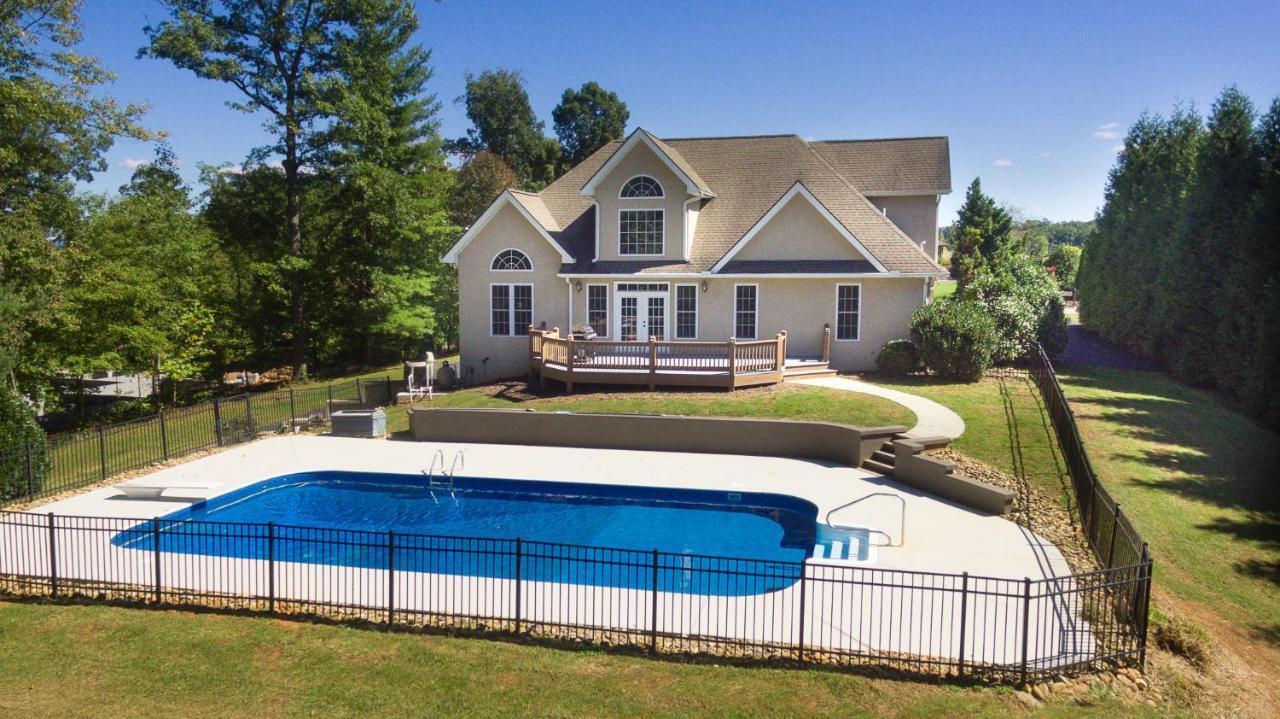Luxurious House With Pool Near Asheville By Mighty Tree Properties Лестер Экстерьер фото