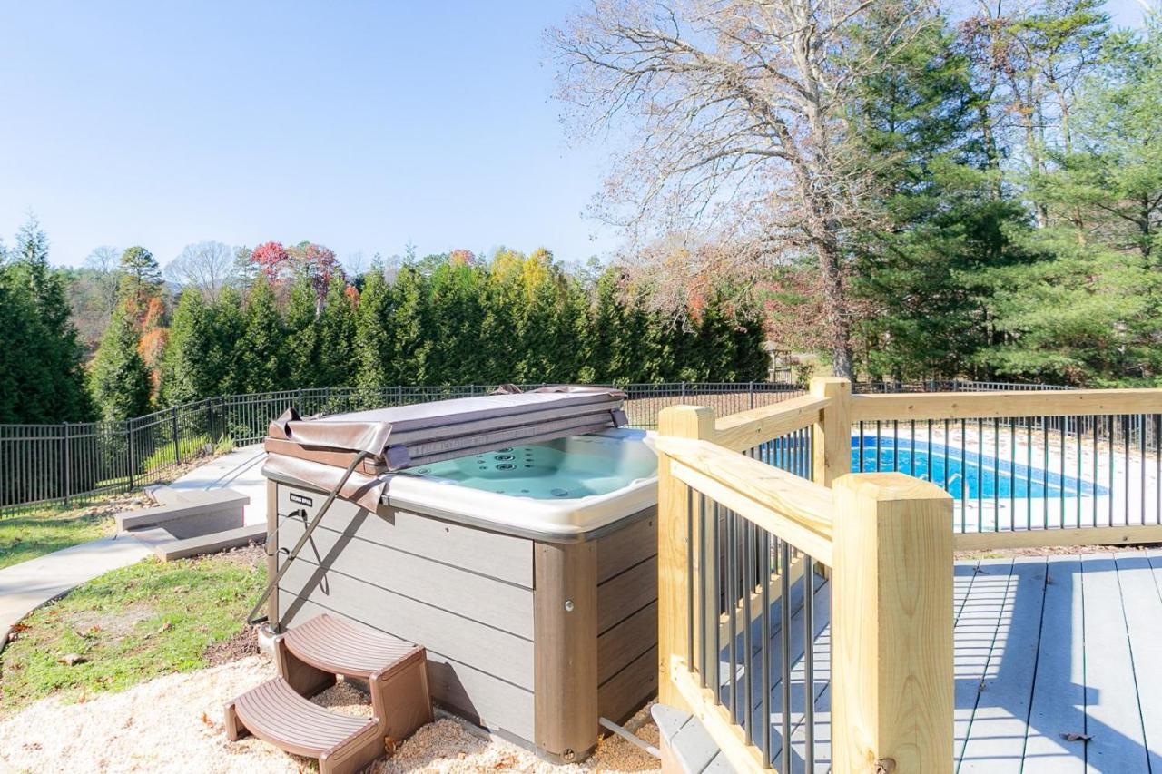 Luxurious House With Pool Near Asheville By Mighty Tree Properties Лестер Экстерьер фото